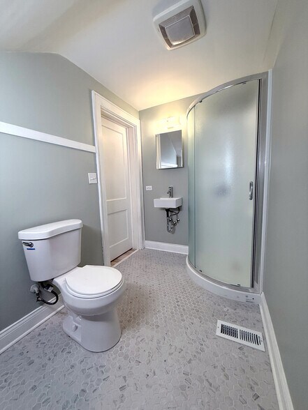 Building Photo - 1617 Jackson St