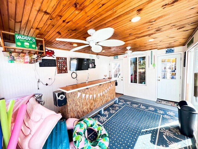 Building Photo - 3502 Old Jones Rd