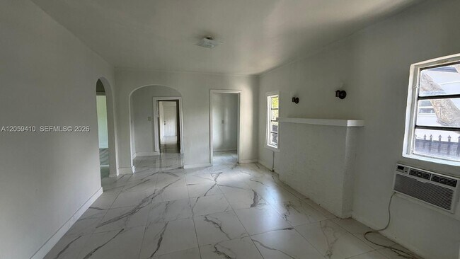 Building Photo - 836 NW 29th Terrace