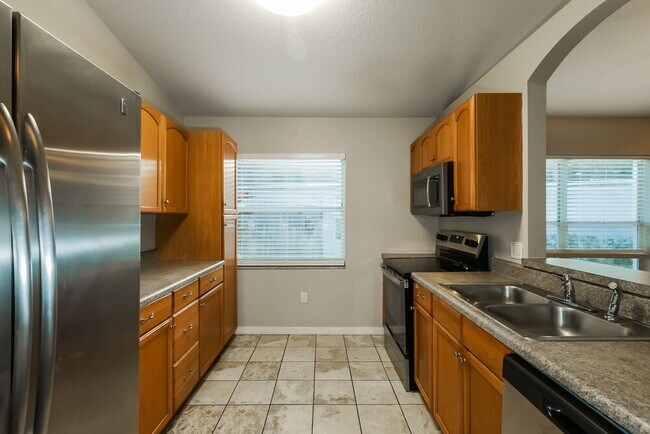 Building Photo - 1036 Lake Shore Ranch Dr