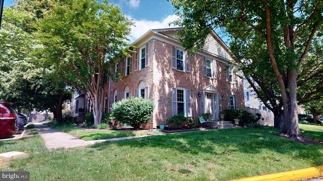 Primary Photo - 6279 Walkers Croft Way