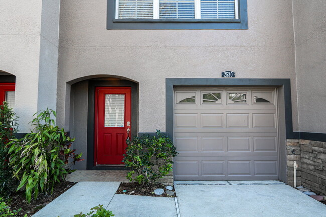 Building Photo - Spacious 3-Bedroom Townhouse with 3.5 Bath...