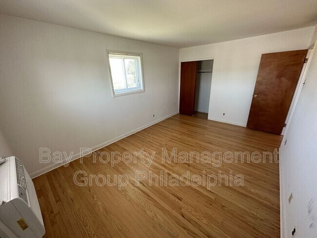 Building Photo - 1709 Lansing St