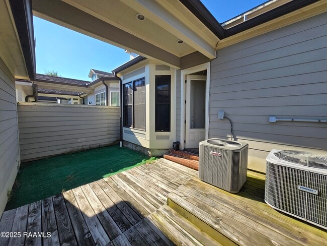 Building Photo - 208 Traditions Dr