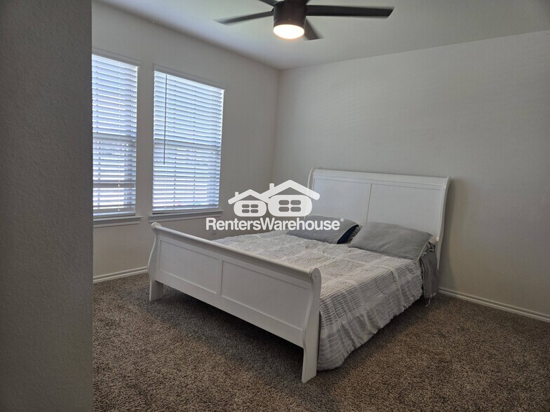 Building Photo - 616 Chuck Wagon Dr