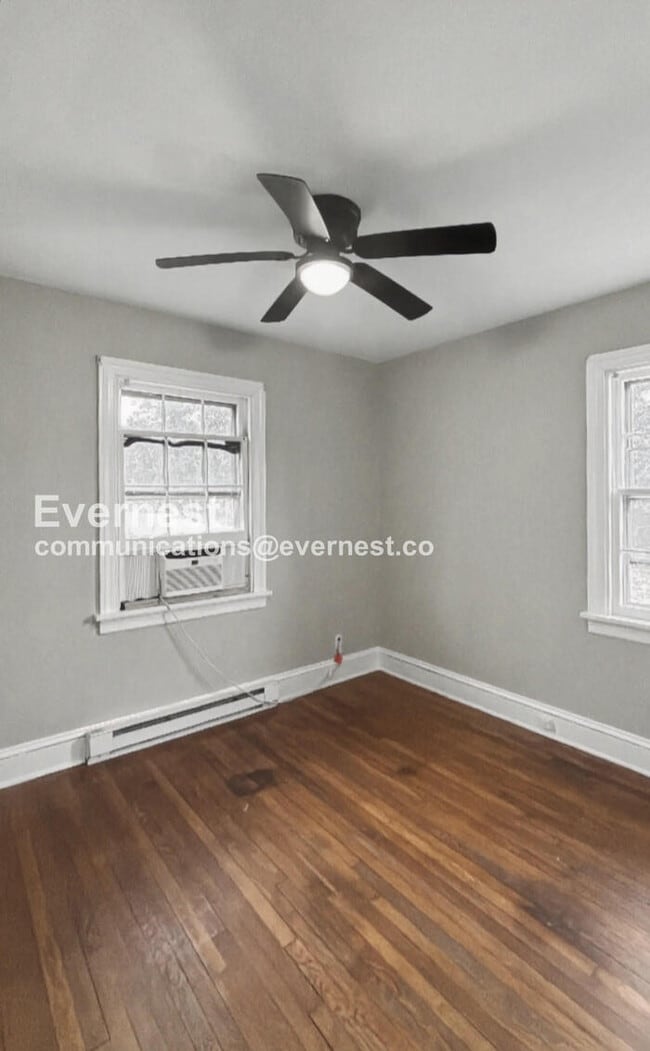 Building Photo - 3 Bed, 1 Bath Home with Fenced Yard / Pet-Friendly / Coming Soon!