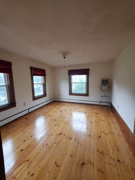 Bedroom #1 - 201 W Meadow Rd