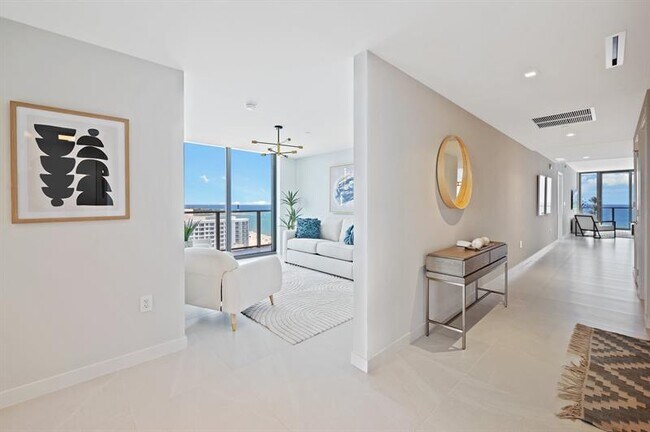 Building Photo - 1116 N Ocean Blvd