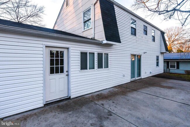 Building Photo - 1303 Port Echo Ln