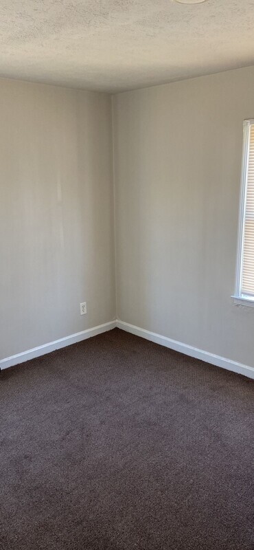 Building Photo - 206 Steedly Dr