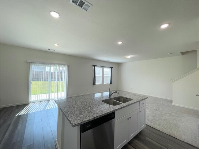 Building Photo - 6820 Bonanza Way