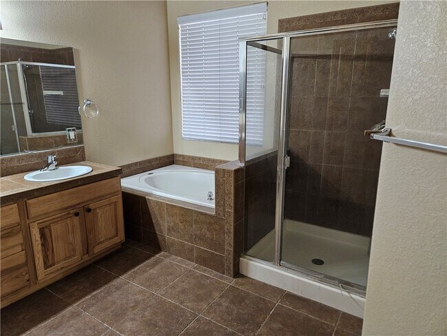 Building Photo - 2662 Bella Sera Dr