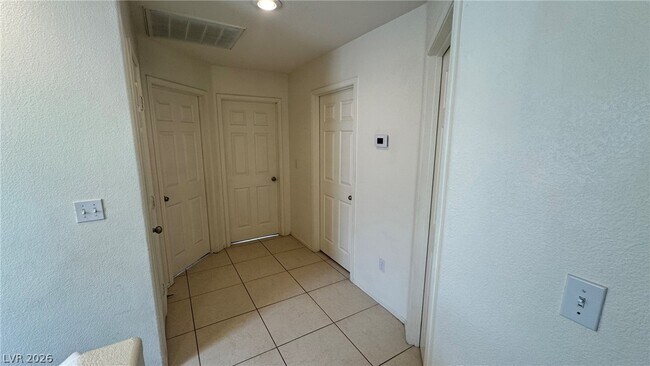 Building Photo - 9967 Carrizo Springs Ave