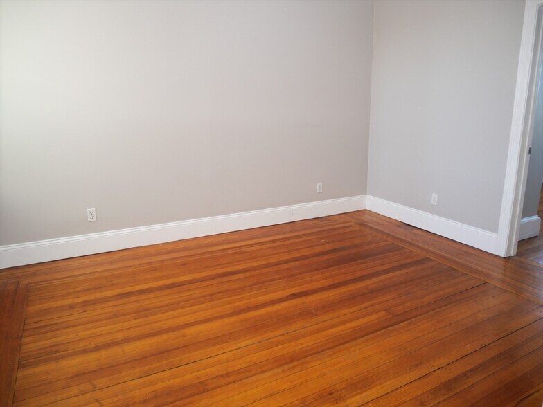 Building Photo - 16 Chestnut Hill Ave