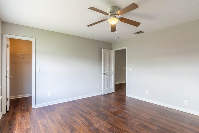 Building Photo - 752 Holland Ridge Dr