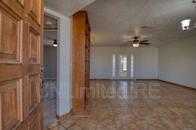 Building Photo - 2512 Cisco Dr S