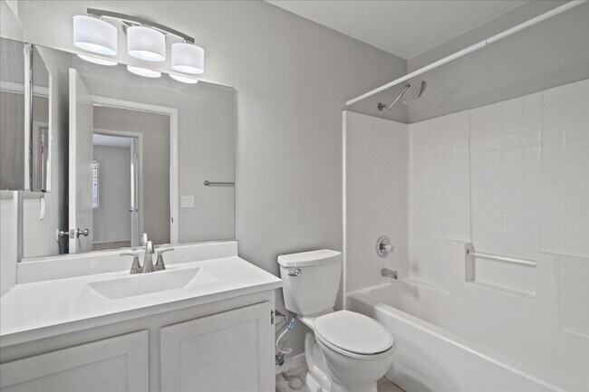 Building Photo - Contemporary 3 Bedroom Townhouse in Gated Community