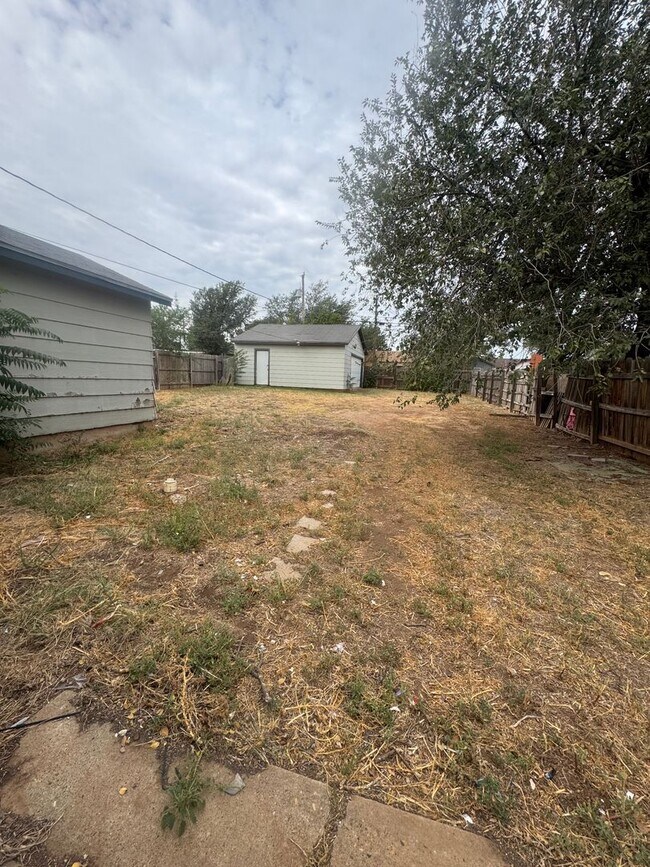 Building Photo - 106 S Belleview St