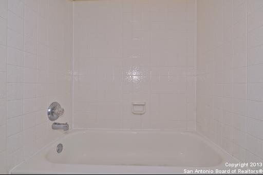 Building Photo - 9614 Fern Crest