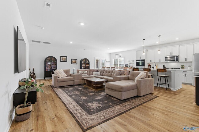 Building Photo - 148 Flintridge Dr