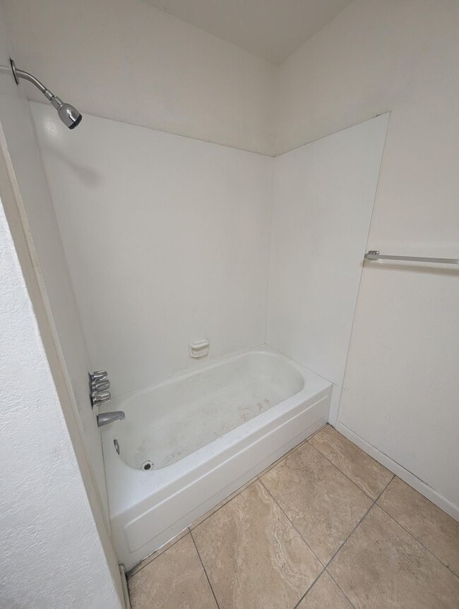 Building Photo - Beautiful Air Conditioned Condo! MUST SEE!...