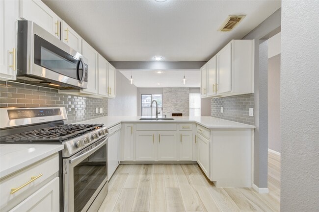 Building Photo - 2810 Grants Lake Blvd