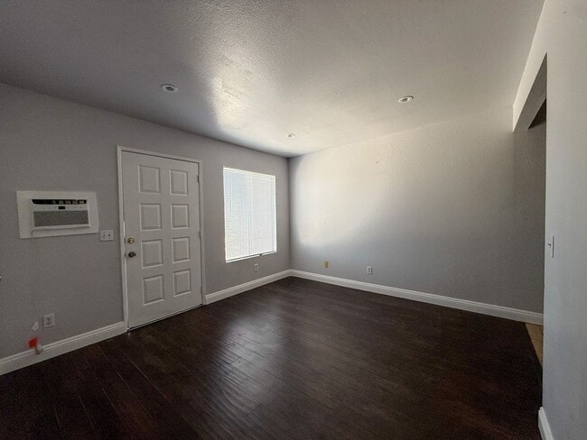 Building Photo - 73407 Sunnyvale Dr