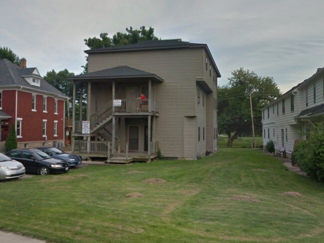 Primary Photo - 528 College Ave