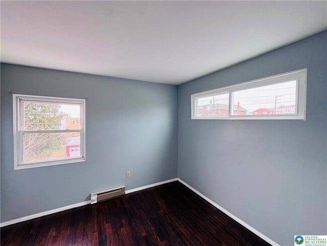 Building Photo - 402 S Bradford St