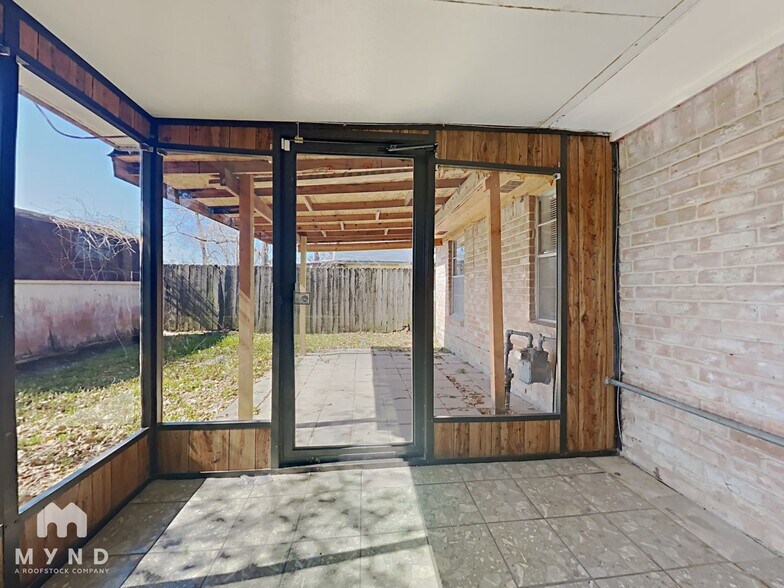 Building Photo - 8466 Gallahad St