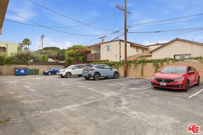 Building Photo - 711 Machado Dr