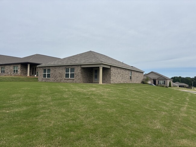 Building Photo - 104 Settlement Dr