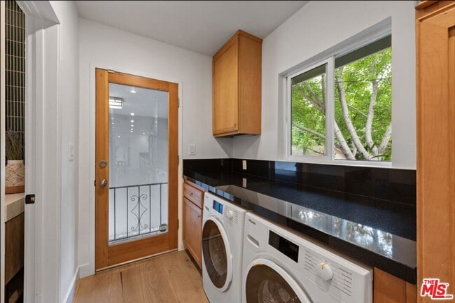 Building Photo - 3520 Mandeville Canyon Rd