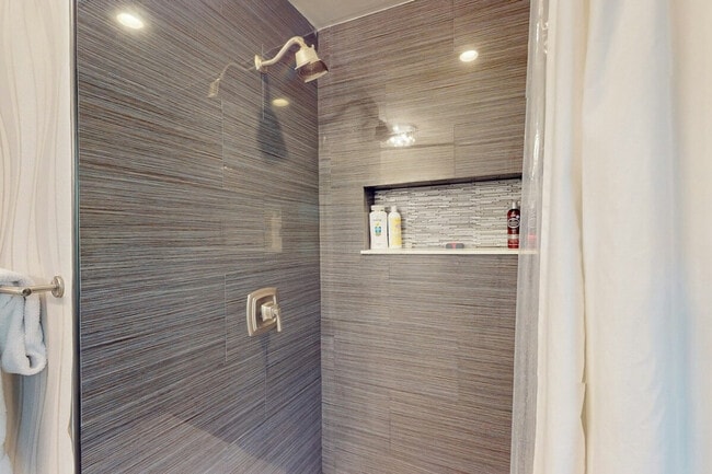 Building Photo - 2501 Weber St