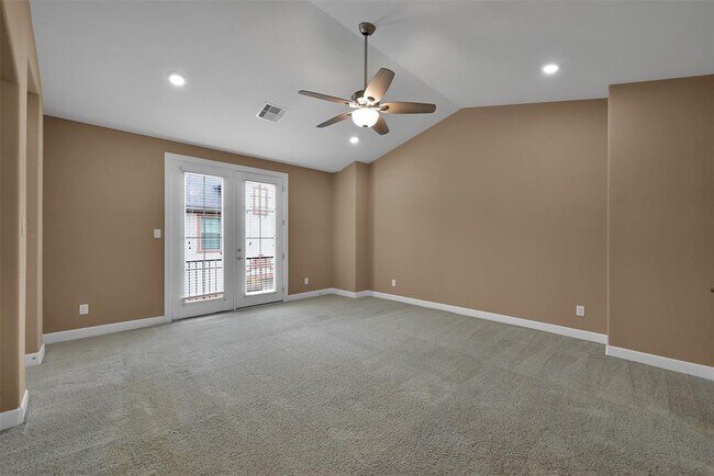 Building Photo - 14546 San Pietro Dr