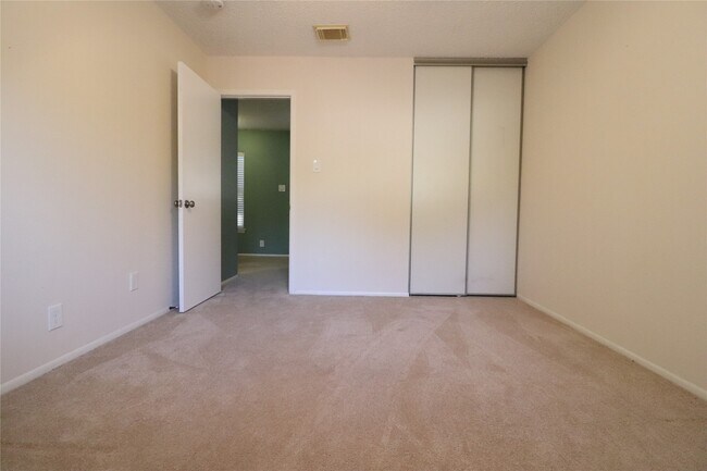 Building Photo - 13026 Cavern Park Dr