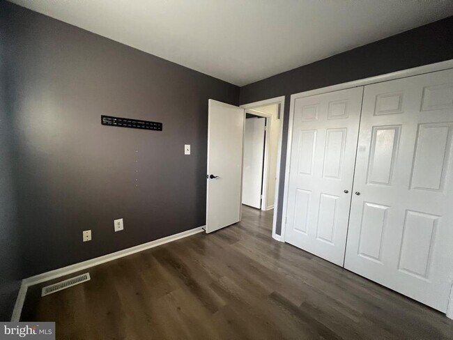 Building Photo - 8826 Stauffer Rd