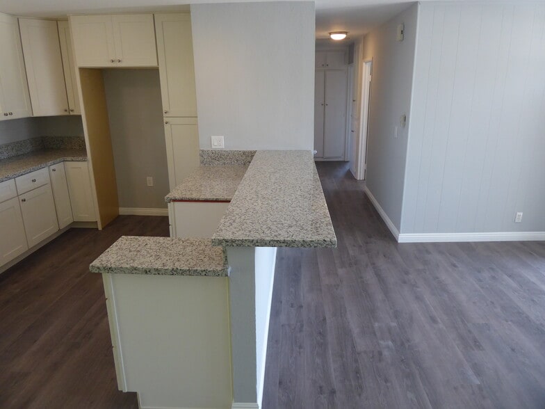 Building Photo - 15052 Rice Cir