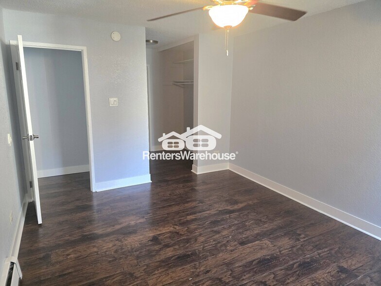 Building Photo - 2281 S Vaughn Way