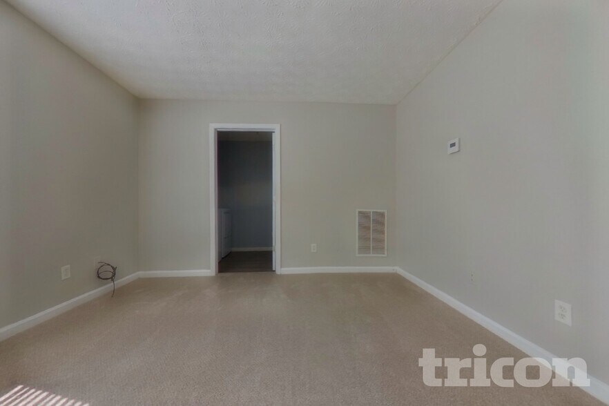 Building Photo - 5413 Wicklander Dr