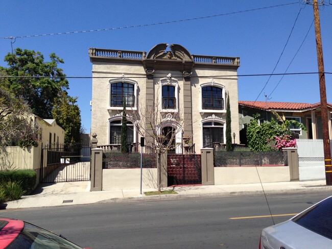 Building Photo - 1611 Talmadge St