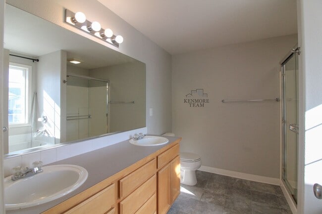 Building Photo - 3 Bedroom, 2.5 Bath Home in West Pasco