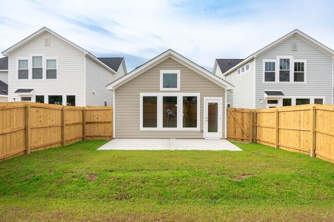 Building Photo - 1414 Landon Hills Dr