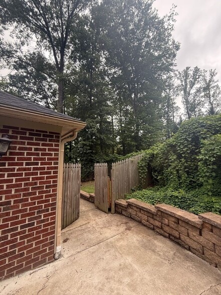 Building Photo - 127 Pilgrim Cove