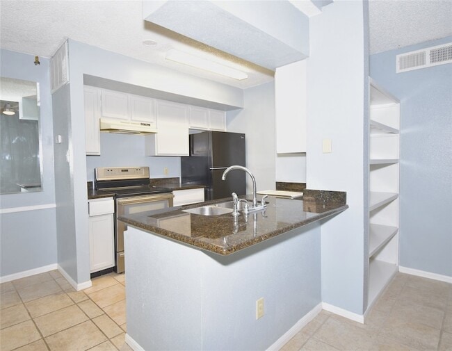 Building Photo - 2120 El Paseo St
