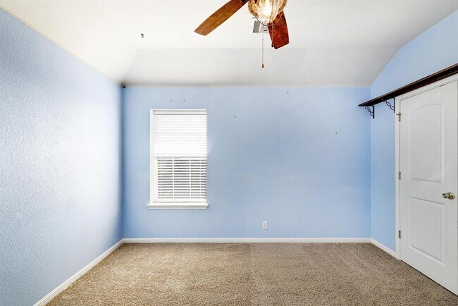 Building Photo - 211 Manchester Ln