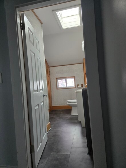 Bathroom - 33 New St