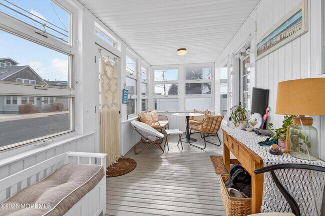 Building Photo - 191 3rd Ave