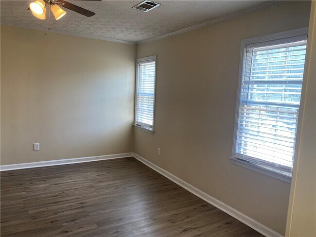 Building Photo - 1370 Kennesaw Trace Ct