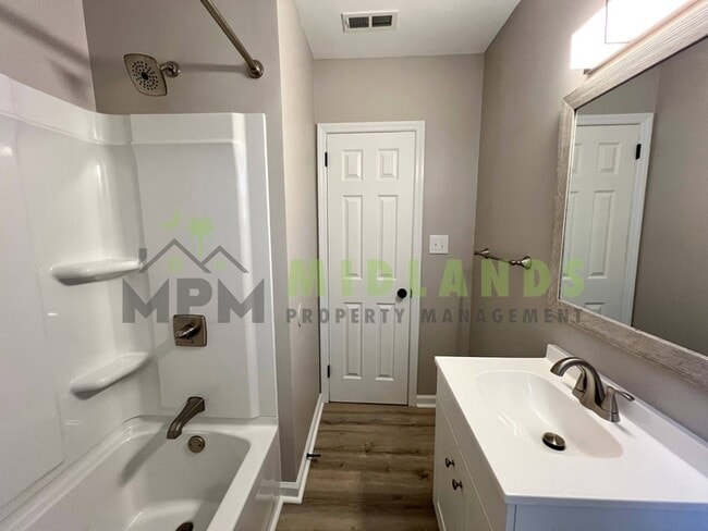 Building Photo - 7116 Patterson Rd